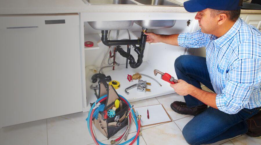 Expert burst pipe repair services in Lindsay, NE